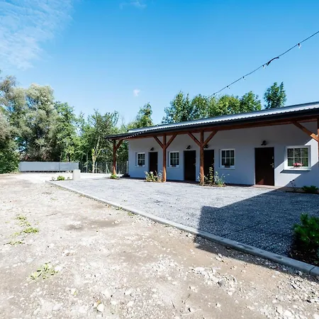Airport Lux Balice Apartmanhotel Szczyglice