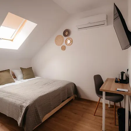 Airport Lux Balice Apartmanhotel 3*