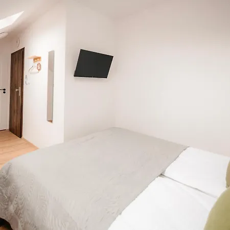 Apartmanhotel Airport Lux Balice 3*