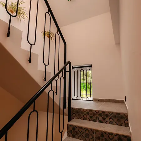 Airport Lux Balice Apartmanhotel Szczyglice