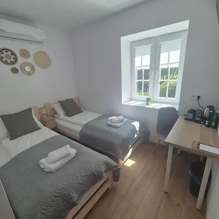 Airport Lux Balice Apartmanhotel 3*